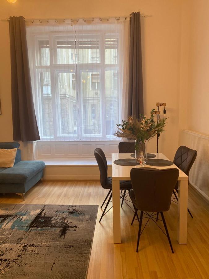 Blue Danube Apartment Downtown With Free Parking, Budapest