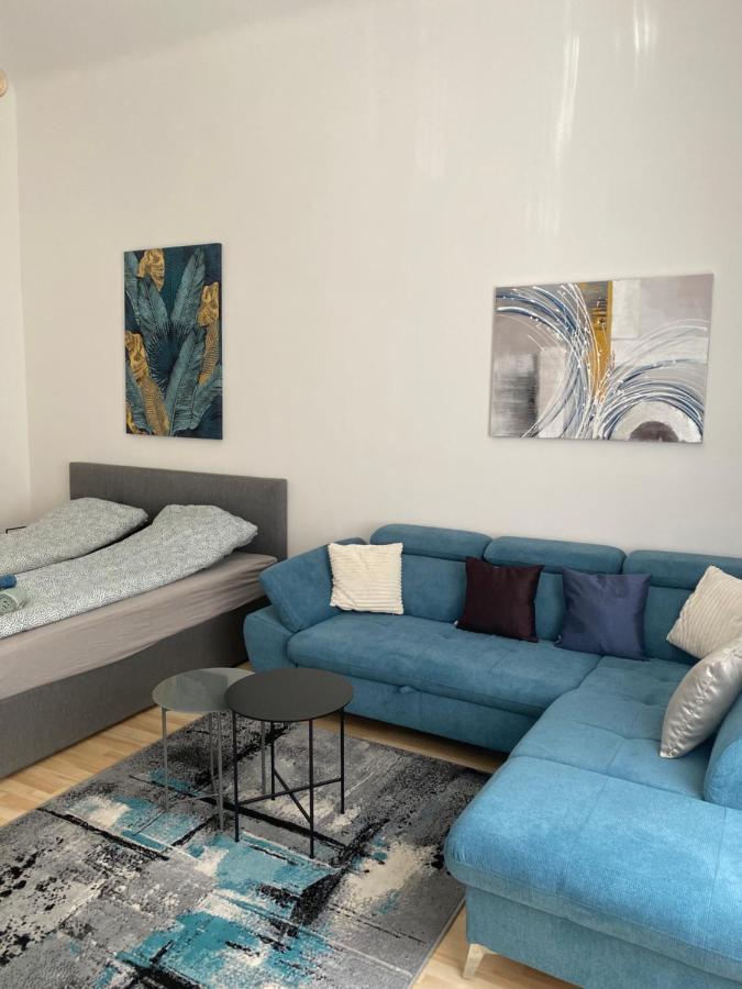 Blue Danube Apartment Downtown With Free Parking — Photos 3